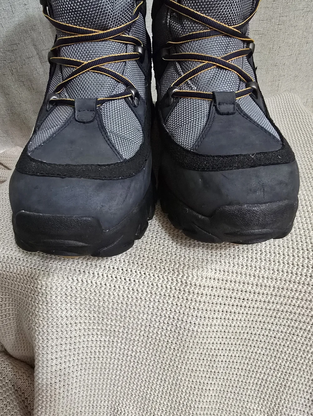 L.L. Bean Men's Gray and Blue Insulated Snow Boots